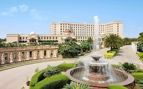 Hotel Ramada by Wyndham Lucknow Exterior photo