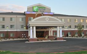 Holiday Inn Express & Suites Clinton, An Ihg Hotel Exterior photo