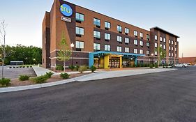 Hotel Tru By Hilton Sterling Heights Detroit Exterior photo