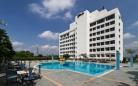 Hotel Clarks Avadh Lucknow Exterior photo