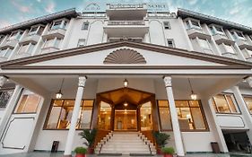 Hotel Larisa Shimla Exterior photo