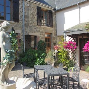 Bed and Breakfast Le Figuier La Foret-Auvray Exterior photo