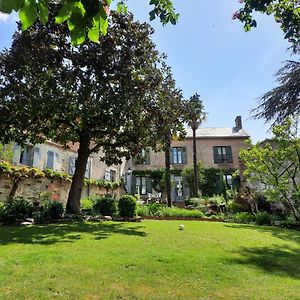 Bed and Breakfast Les Cedres Montaigu-Vendee Exterior photo
