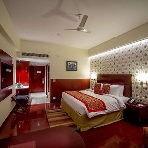 Hotel Ramada By Wyndham Jaipur Jaisinghpura Exterior photo