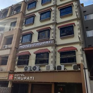Hotel Tirupati Radźkot Exterior photo