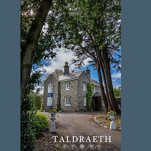 Taldraeth - Old Vicarage Guest House Penrhyndeudreath Exterior photo