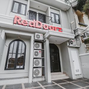 Hotel Reddoorz @ Radio Dalam 2 Dżakarta Exterior photo