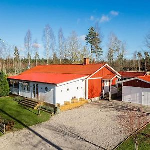 Charming 10 Bed Holliday Villa Surrounded By Beautiful Nature Ingelstad  Exterior photo