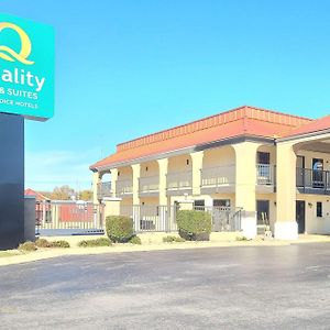 Quality Inn & Suites Dumas Exterior photo