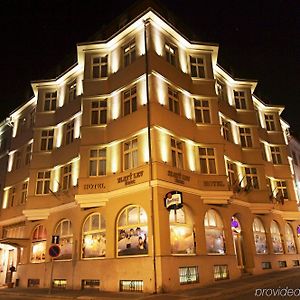 Hotel Zlaty Lev Zatec Exterior photo