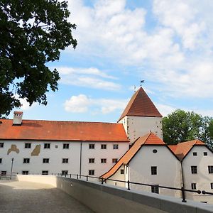 Gastehaus Malzerei Auf Schloss Neuburg Am Inn Exterior photo