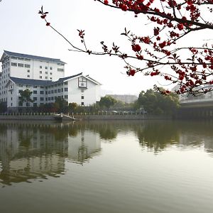 Yixing Hotel Wuxi  Exterior photo