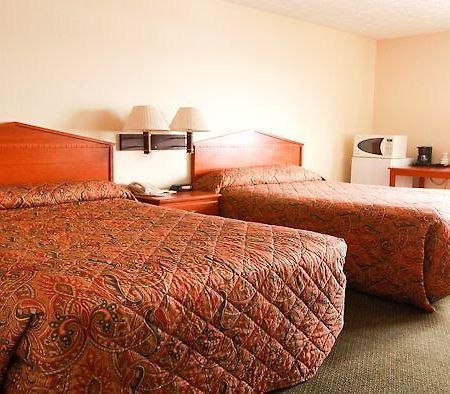 Commodore Perry Inn & Suites Port Clinton Pokój zdjęcie
