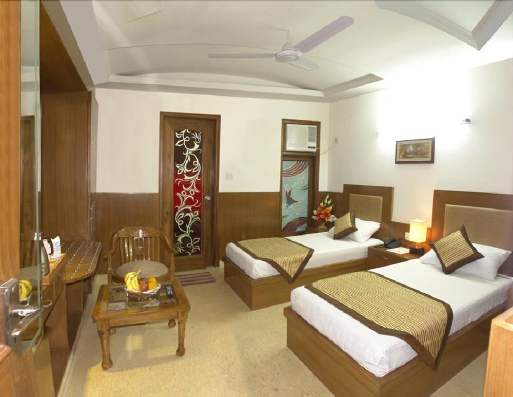 Hotel Apra Deluxe Nowe Delhi Pokój zdjęcie