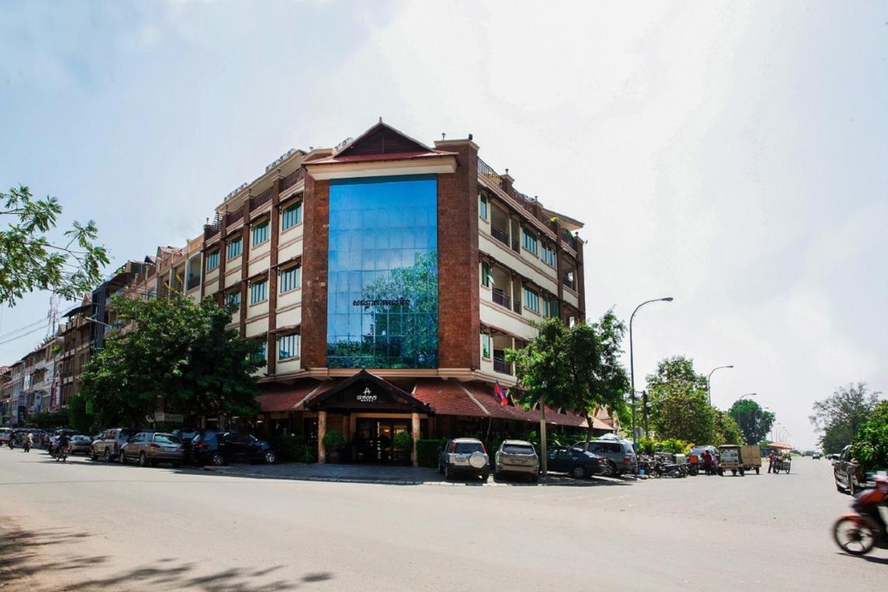Almond Hotel Sothearos Phnom Penh Zewnętrze zdjęcie