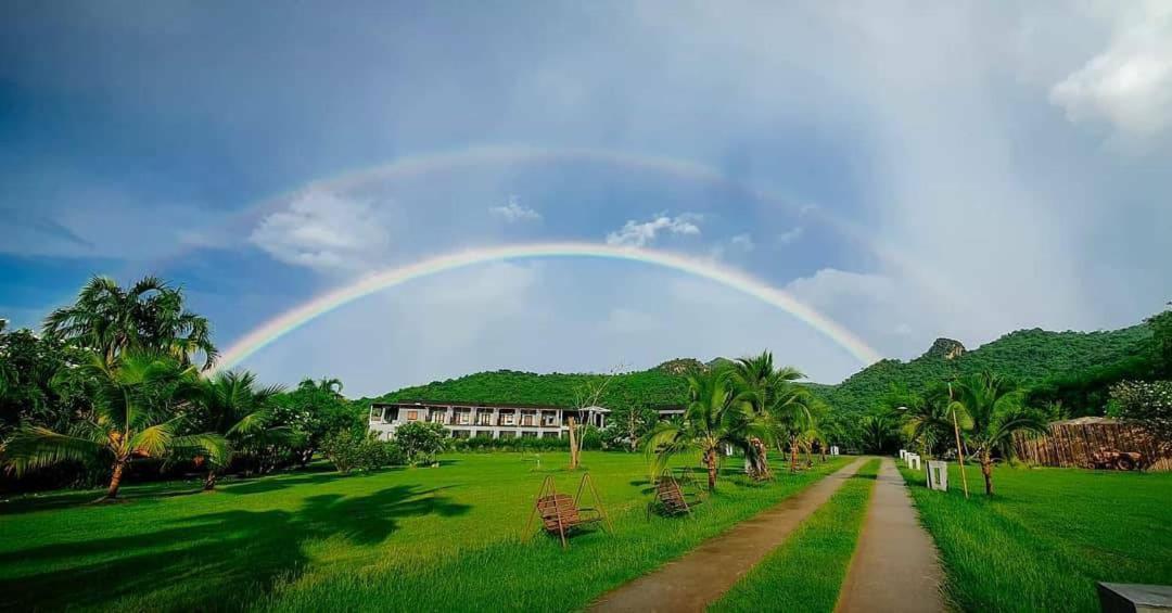 Avatarn Miracles Hotel, Uthai Thani Zewnętrze zdjęcie