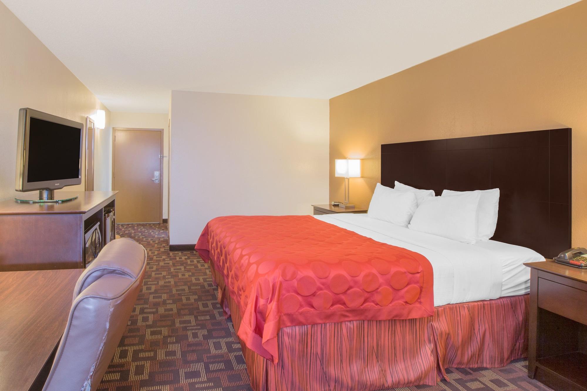 Hotel Ramada By Wyndham Tulsa Zewnętrze zdjęcie