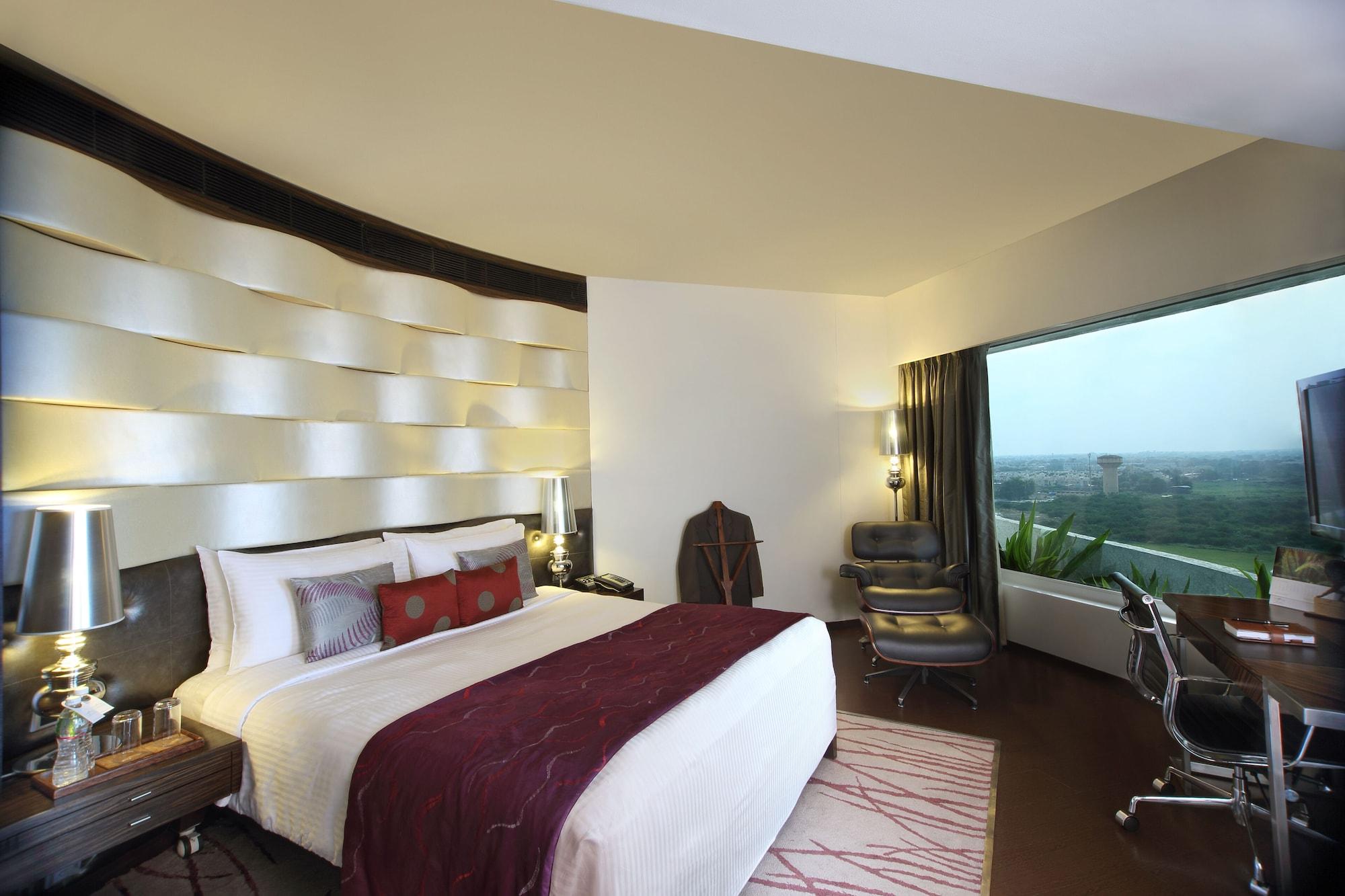 Fortune Select Sg Highway, Ahmedabad - Member Itc'S Hotel Group Zewnętrze zdjęcie