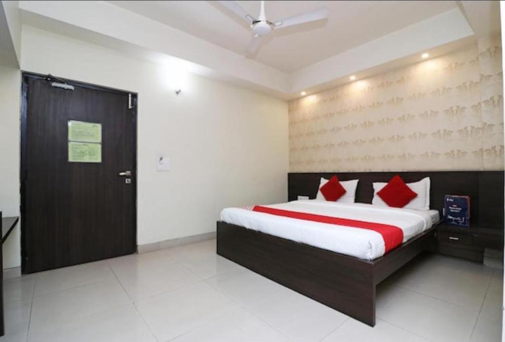 Shelter Hotel Lucknow Zewnętrze zdjęcie