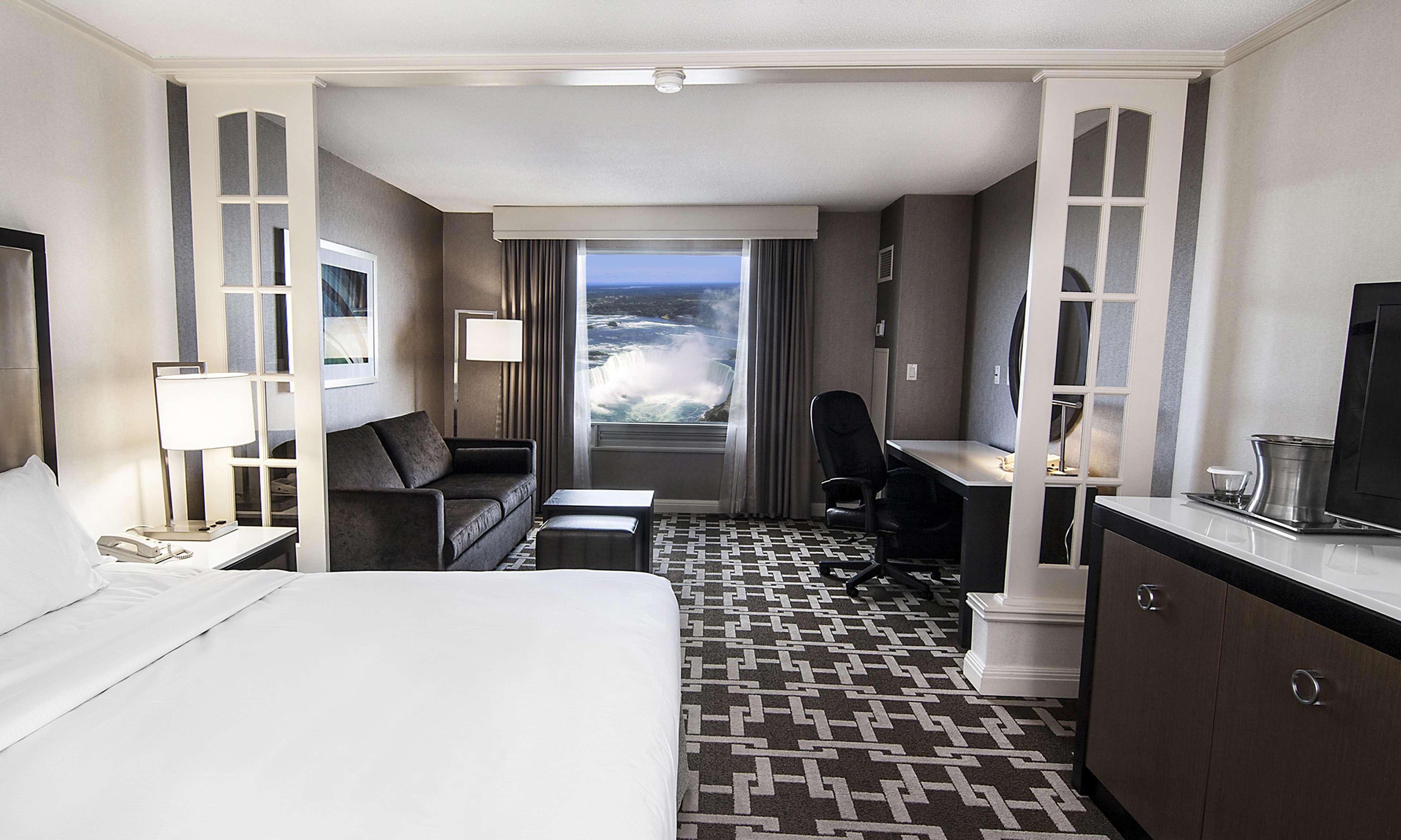 Hilton Niagara Falls/ Fallsview Hotel And Suites Pokój zdjęcie
