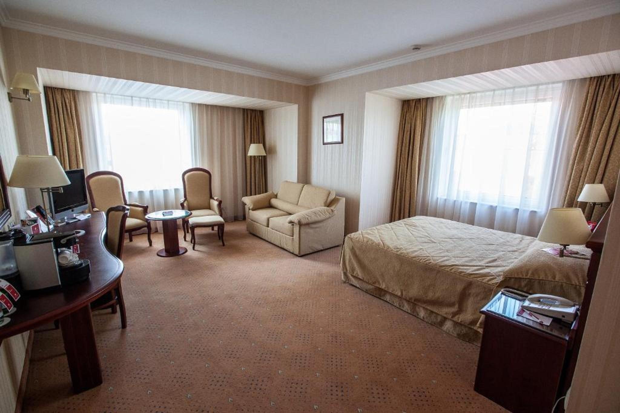 Ramada Hotel & Suites By Wyndham Bucharest North Zewnętrze zdjęcie