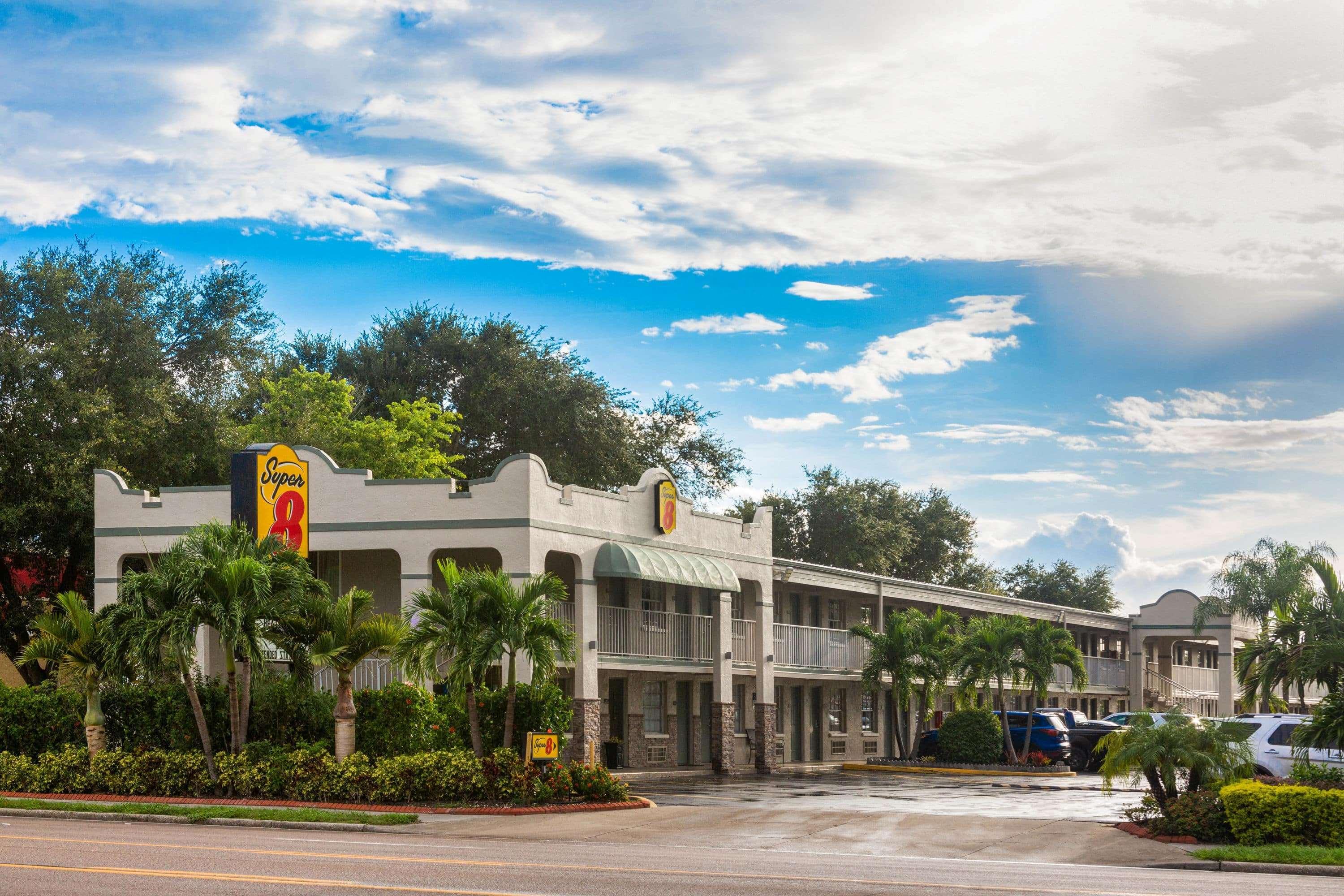 Motel Super 8 By Wyndham Bradenton Sarasota Area Zewnętrze zdjęcie