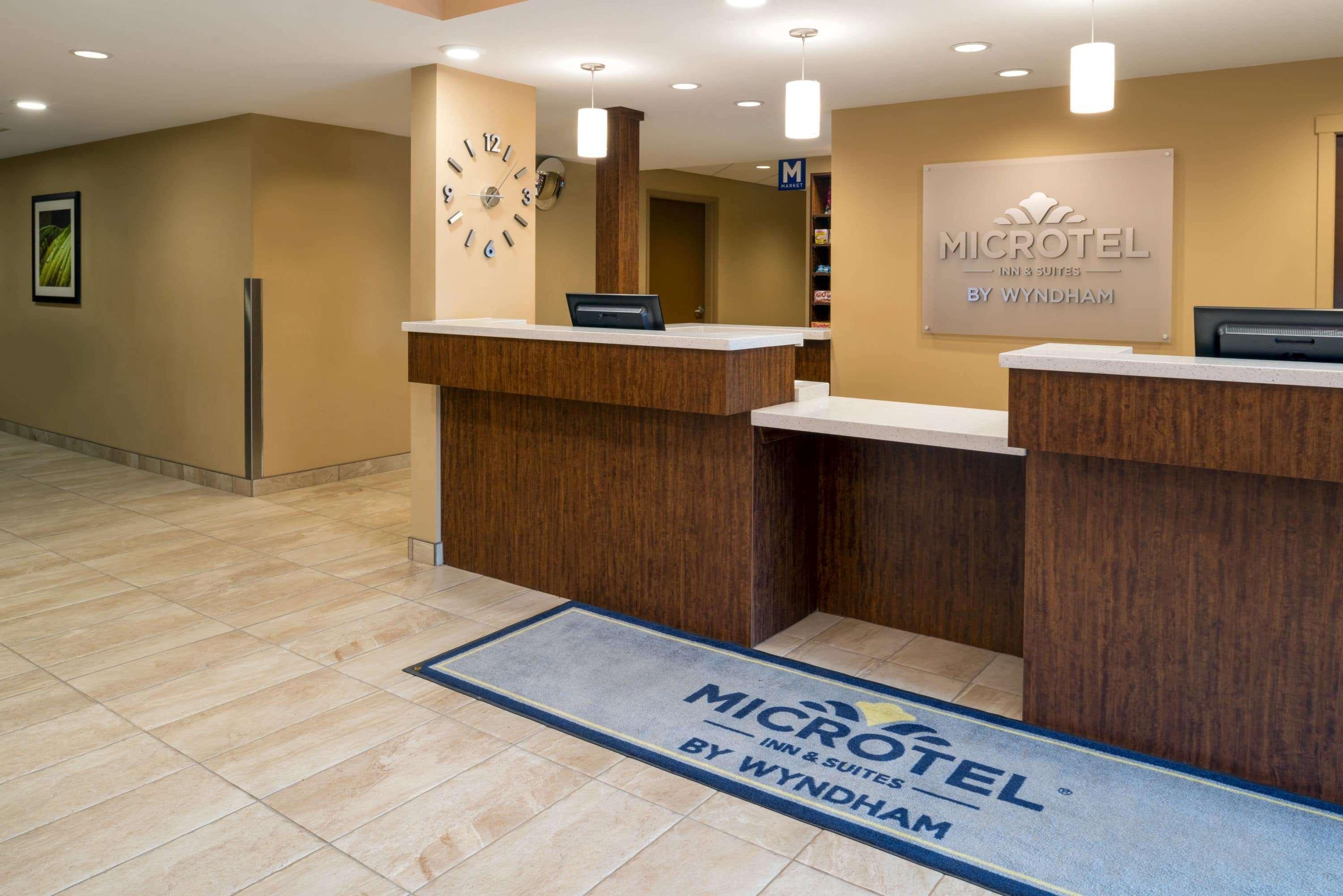 Microtel Inn & Suites By Wyndham Red Deer Zewnętrze zdjęcie