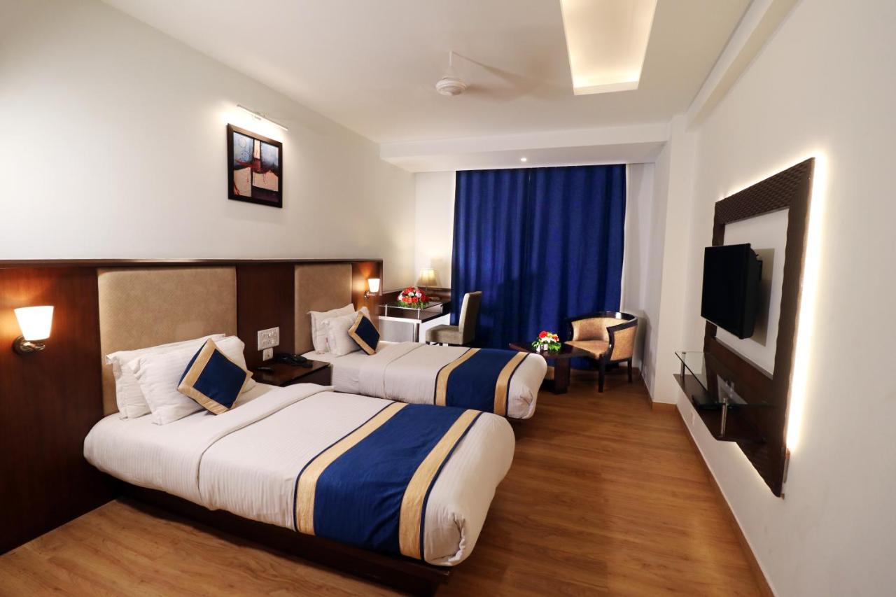 Hotel Myriad Lucknow Zewnętrze zdjęcie