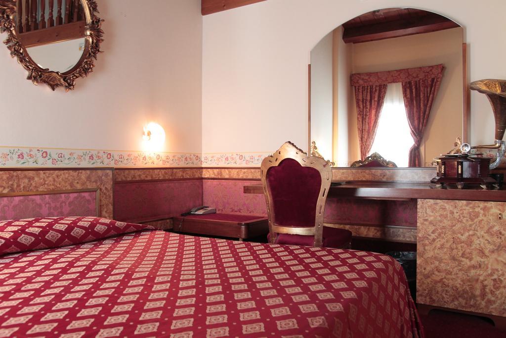 Hotel Villa Pigalle Tezze sul Brenta Zewnętrze zdjęcie