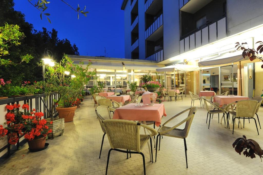 Hotel Miramare Et De La Ville Rimini Zewnętrze zdjęcie