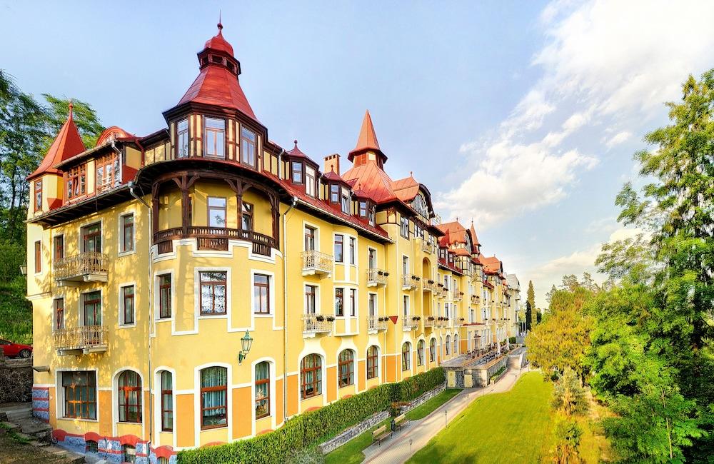 Grand Hotel Praha Tatrzańska Łomnica Zewnętrze zdjęcie