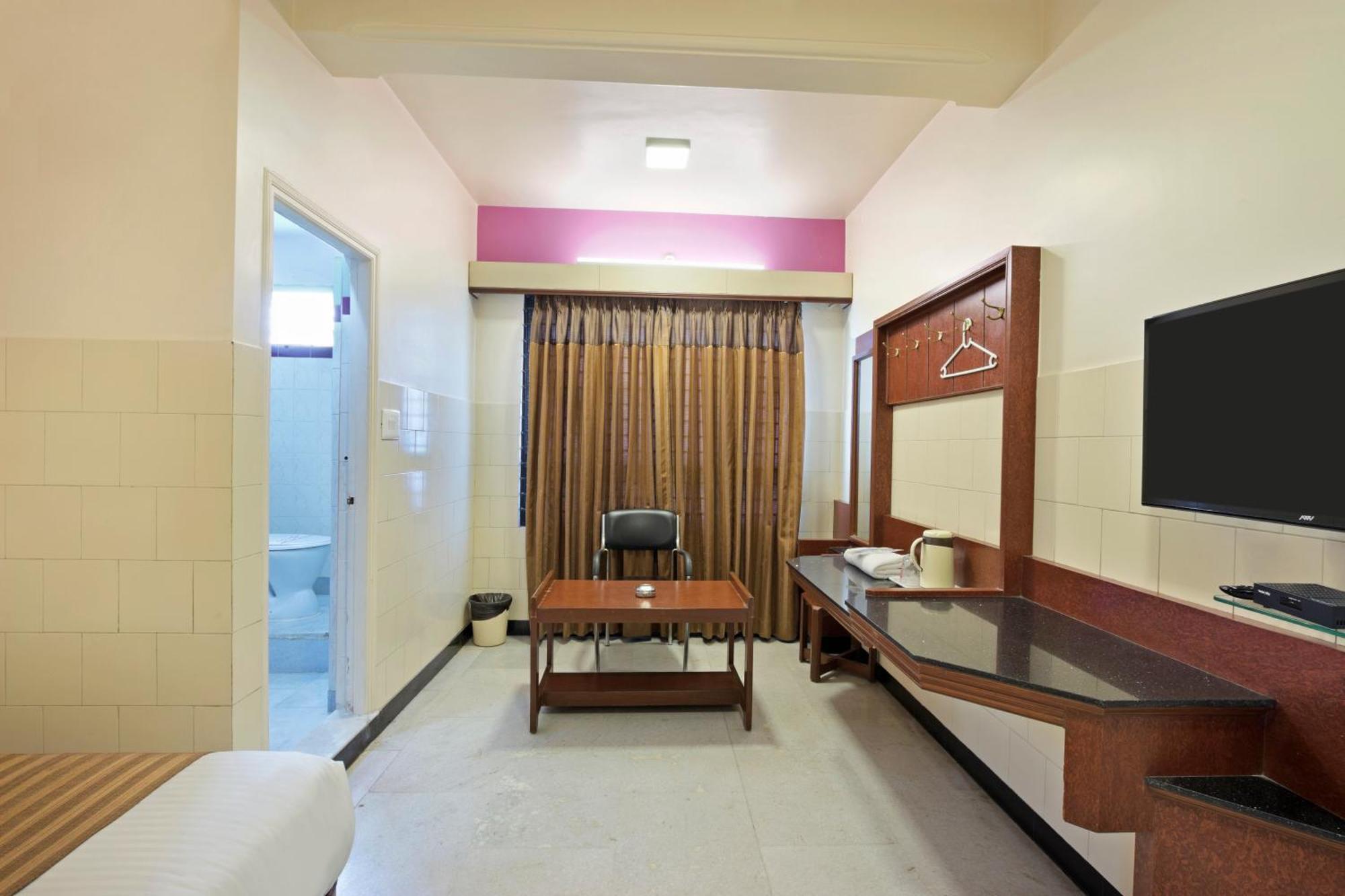 Mannars Yatri Nivas Hotel Mysuru Zewnętrze zdjęcie