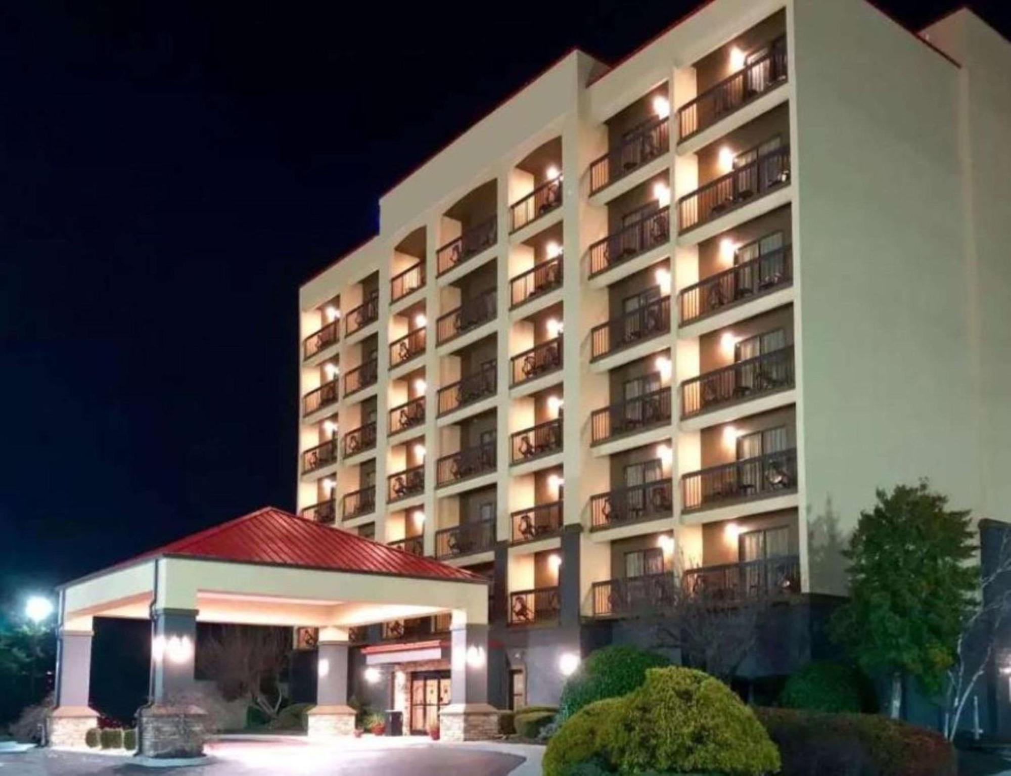 Vista Suites Hotel Near Island Drive And Convention Center Pigeon Forge Zewnętrze zdjęcie