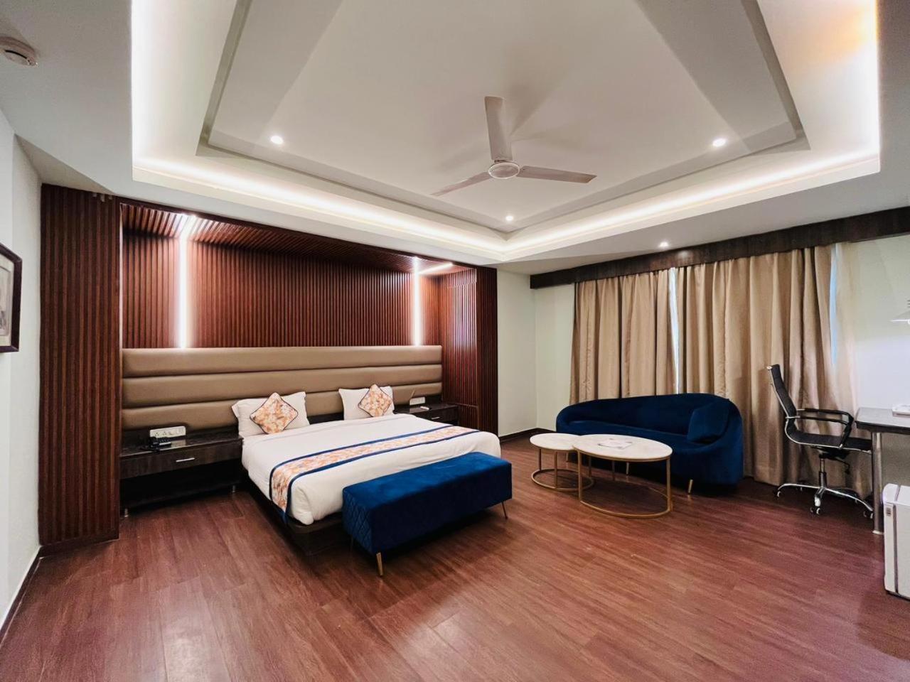 Hotel Myriad Lucknow Zewnętrze zdjęcie