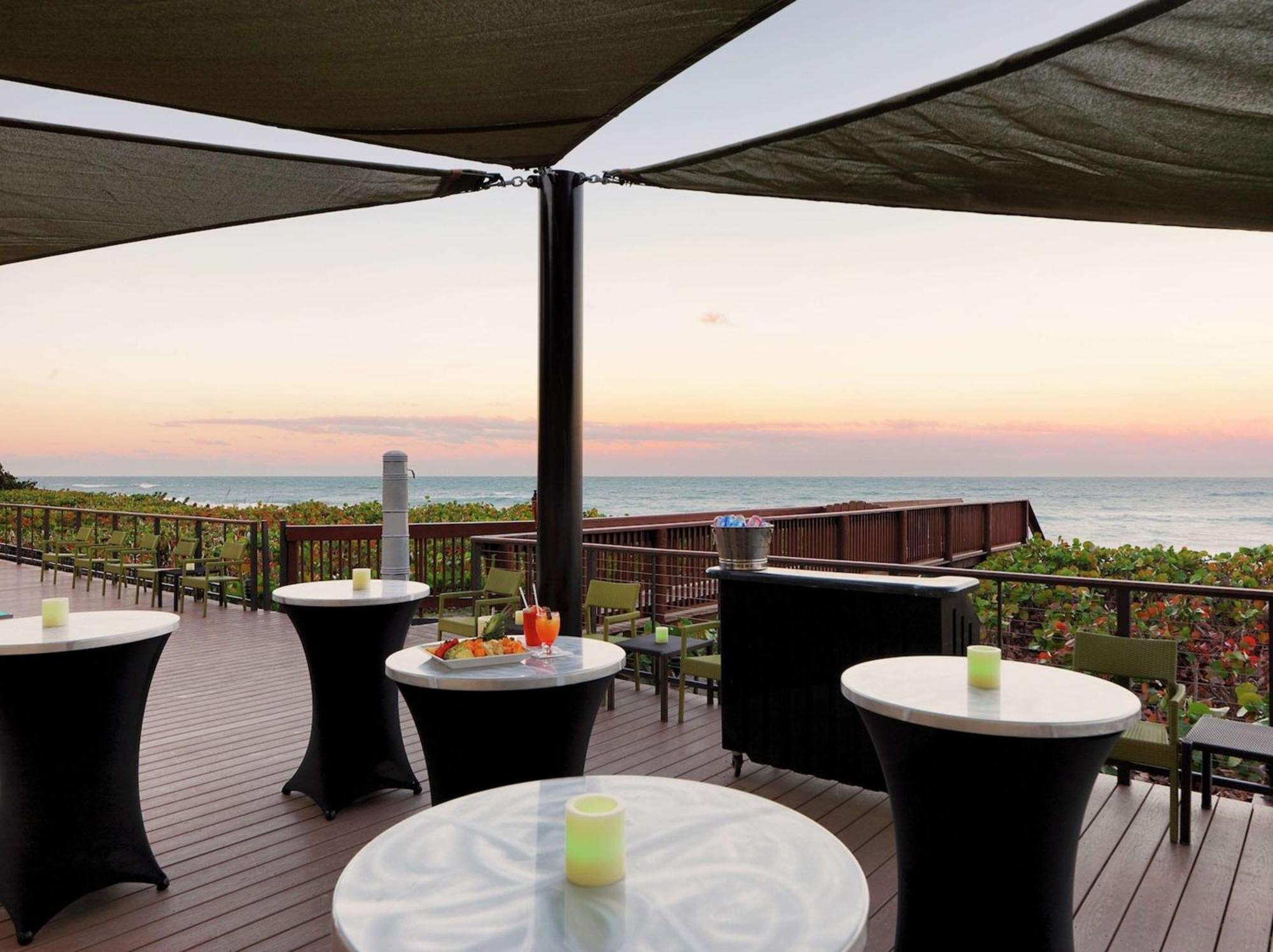 Doubletree Suites By Hilton Melbourne Beach Oceanfront Zewnętrze zdjęcie