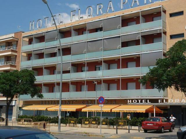 Hotel Flora Parc Castelldefels Zewnętrze zdjęcie
