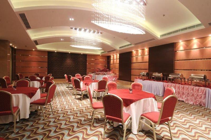 Fortune Select Sg Highway, Ahmedabad - Member Itc'S Hotel Group Zewnętrze zdjęcie