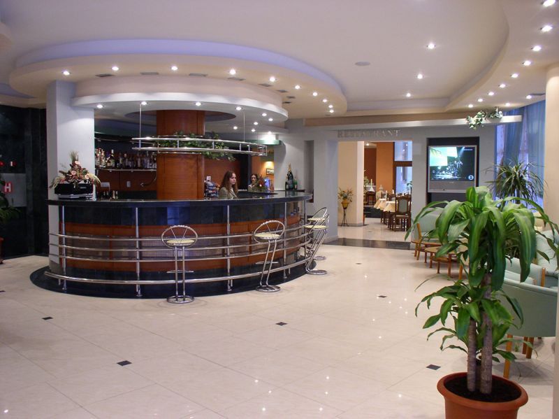 Hotel Rex Tulcza Zewnętrze zdjęcie