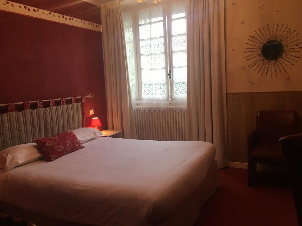 Hotel Logis La Thomasse Aurillac Zewnętrze zdjęcie