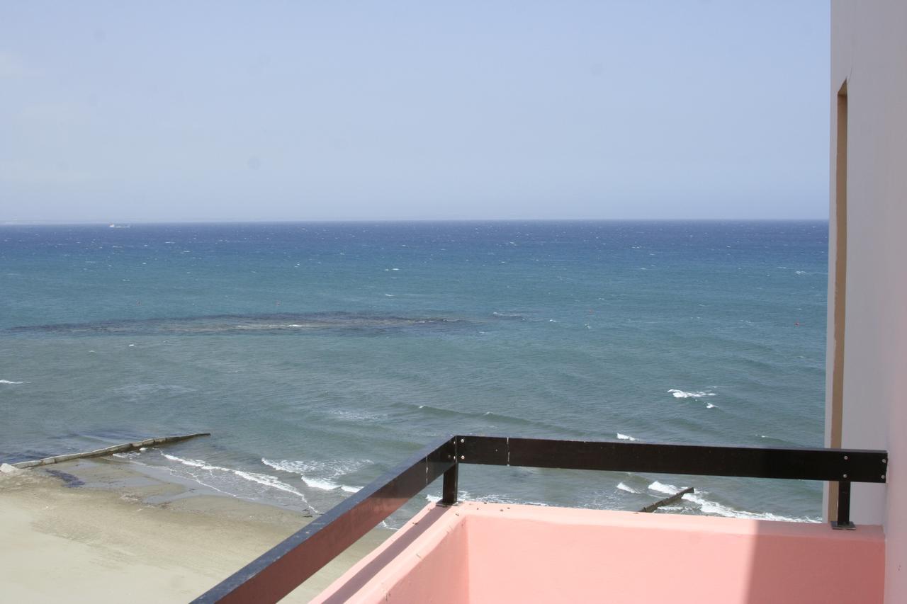 Mackenzie Beach Hotel Larnaca Pokój zdjęcie