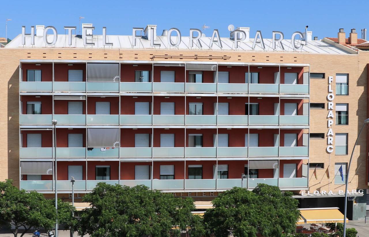 Hotel Flora Parc Castelldefels Zewnętrze zdjęcie