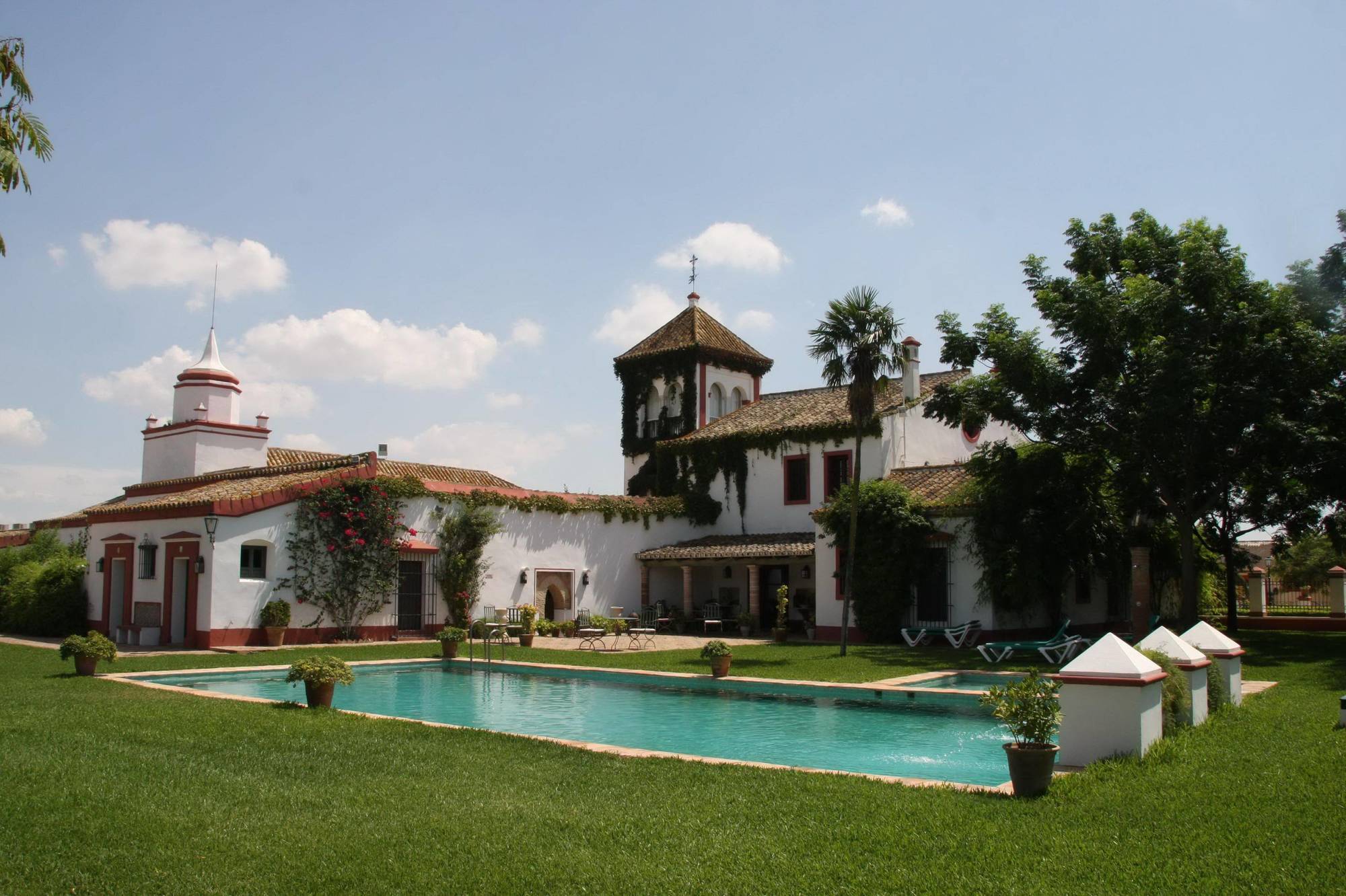 Pensjonat Hacienda De Oran Utrera Zewnętrze zdjęcie