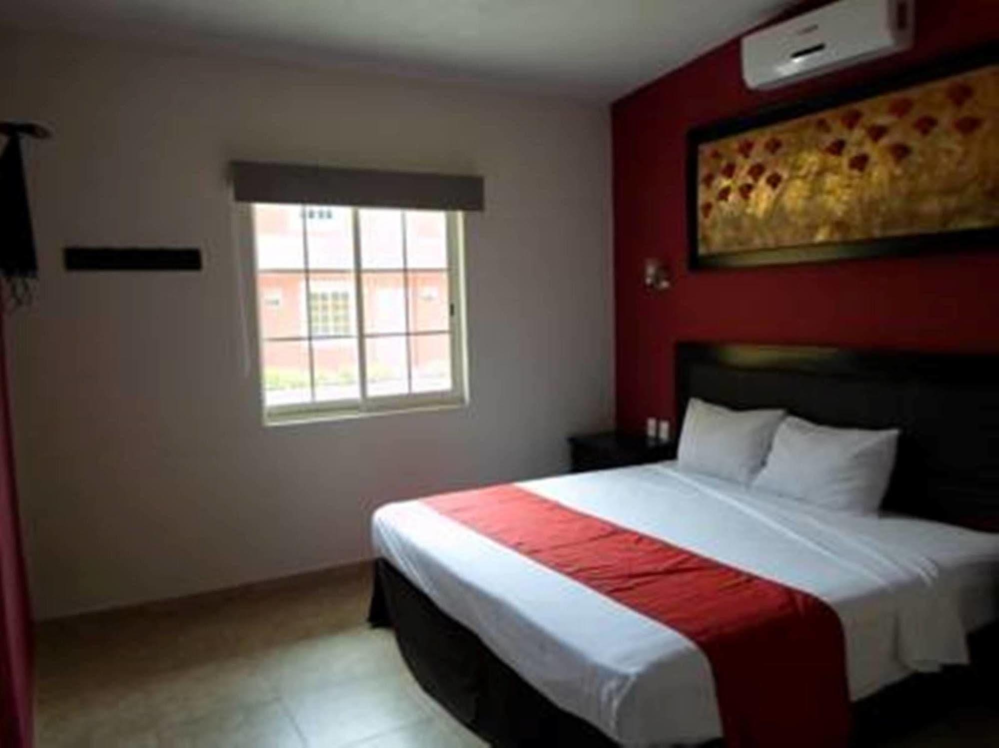 Hotel Montroi City Colima Zewnętrze zdjęcie
