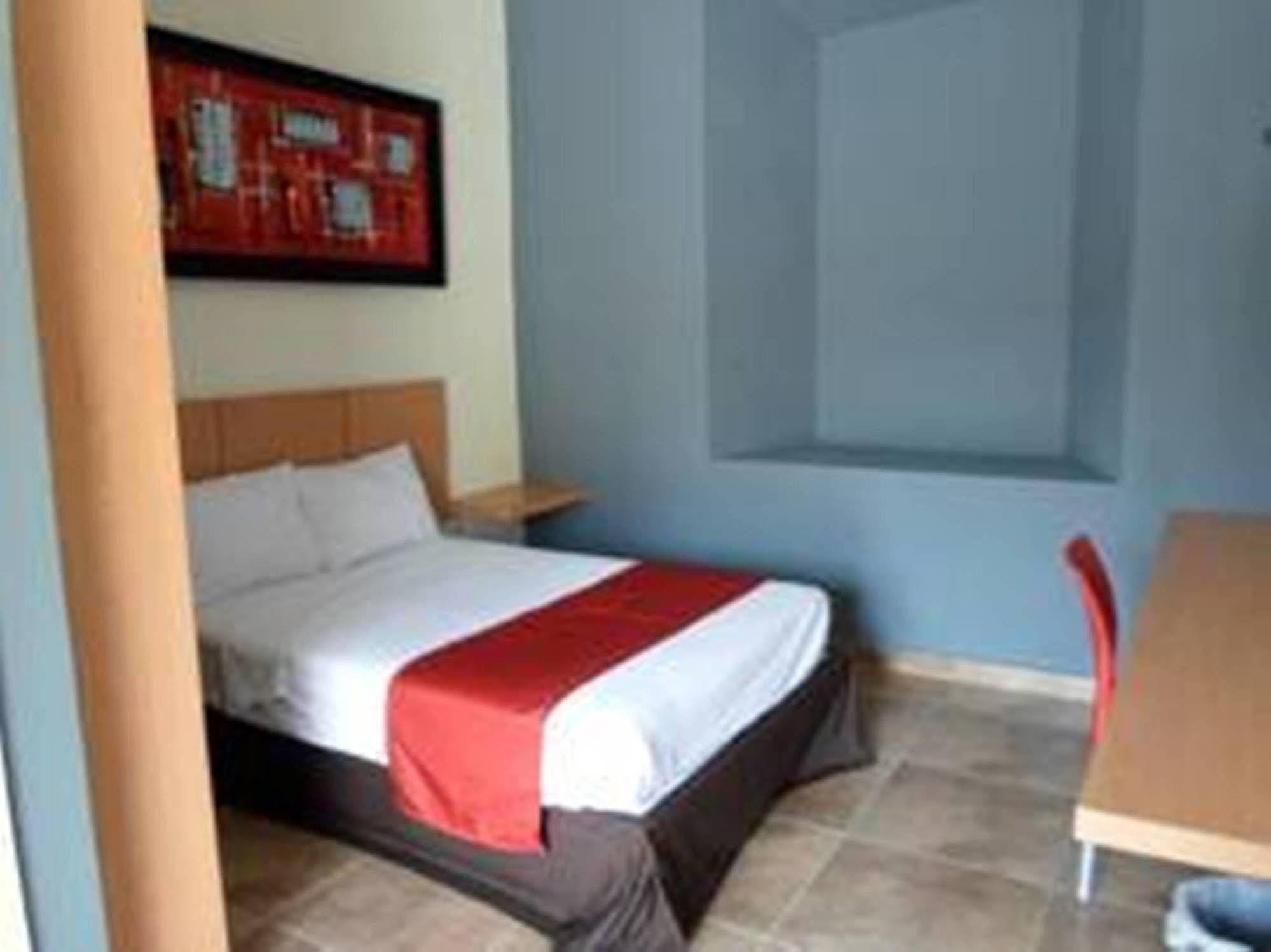 Hotel Montroi City Colima Zewnętrze zdjęcie