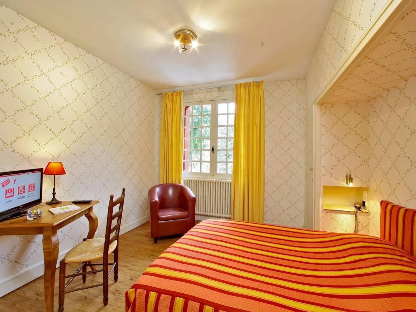 Hostellerie La Charmille Antonne-et-Trigonant Zewnętrze zdjęcie