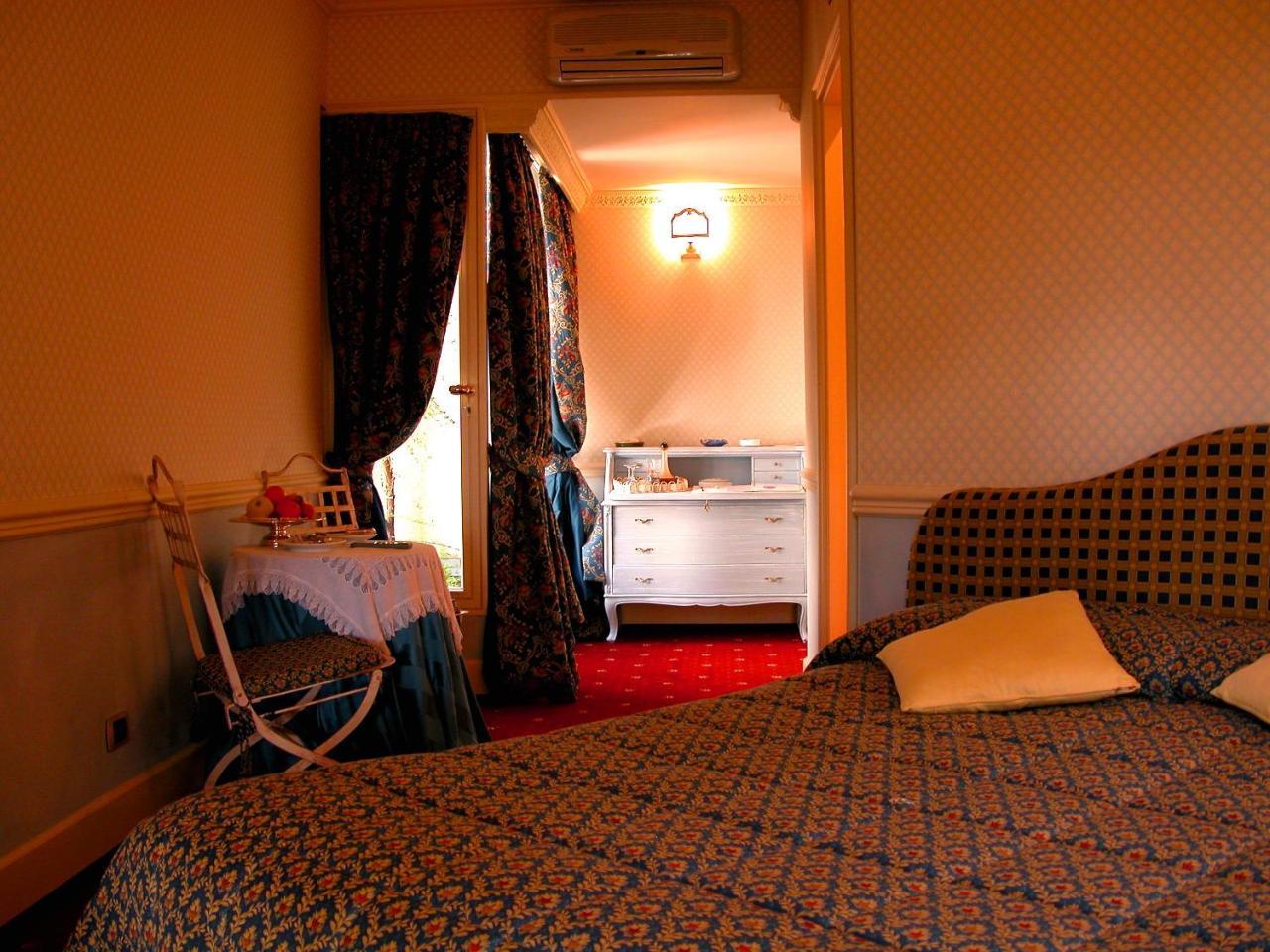 Hotel Il Sole Di Ranco Zewnętrze zdjęcie