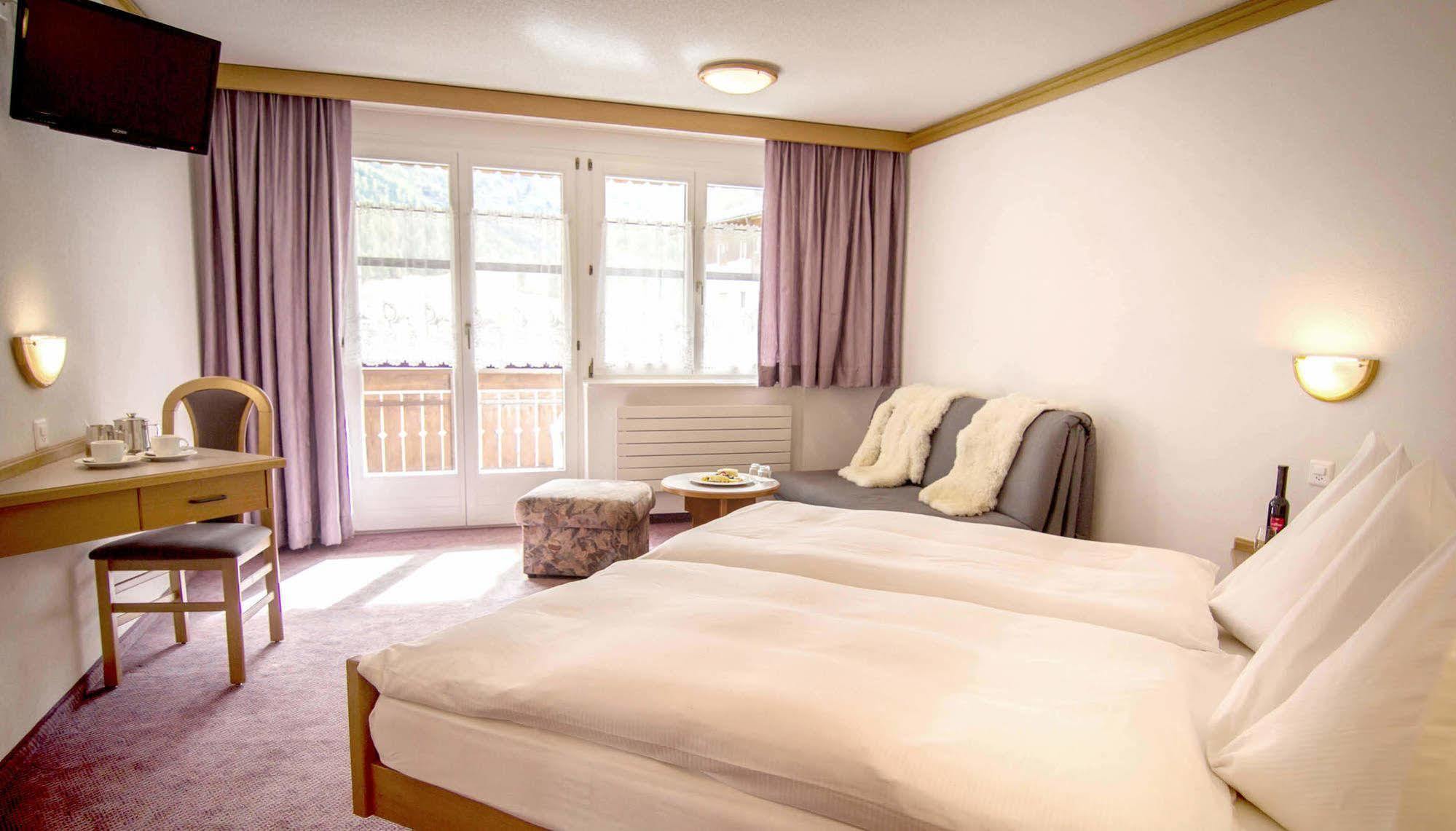 Bed and Breakfast Berghof Garni - The Dom Collection Saas-Fee Zewnętrze zdjęcie