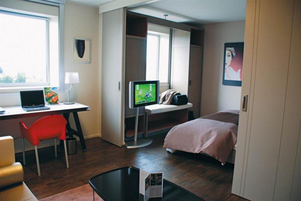 Standing Hotel Suites By Actisource Roissy-en-France Zewnętrze zdjęcie