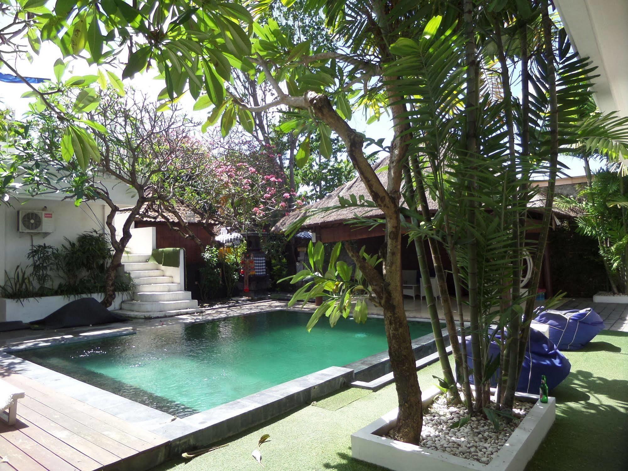 Hostel The Island Bali Seminyak Zewnętrze zdjęcie