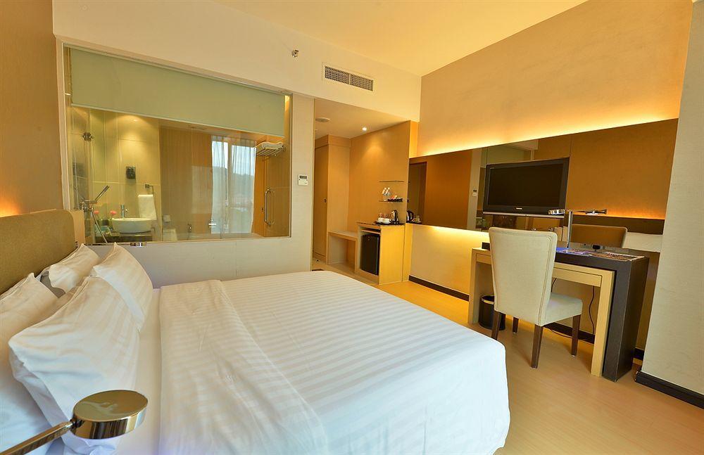 Hotel The Klagan Regency 1Borneo Kota Kinabalu Zewnętrze zdjęcie